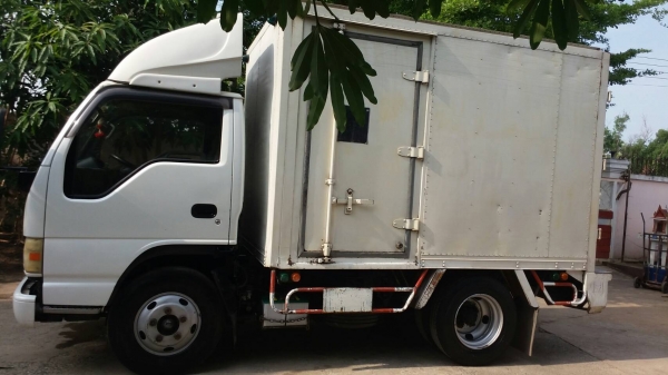 ขายตู้แห้งถูกๆใส่สี่ล้อหกล้อเล็กมีตู้สองบานกับสามบาน