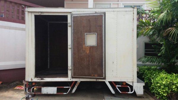 ขายตู้แห้งถูกๆใส่สี่ล้อหกล้อเล็กมีตู้สองบานกับสามบาน