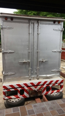 ขายตู้แห้งถูกๆใส่สี่ล้อหกล้อเล็กมีตู้สองบานกับสามบาน