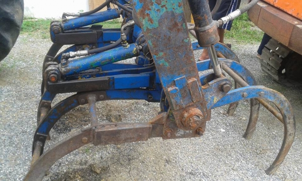 ขายรถคีบอ้อย3ล้อ เครื่อง Komstsu 4D95 รถใช้งานได้ดี ขายรถคีบอ้อย3ล้อ เครื่อง Komstsu 4D95 รถใช้งานได้ดี