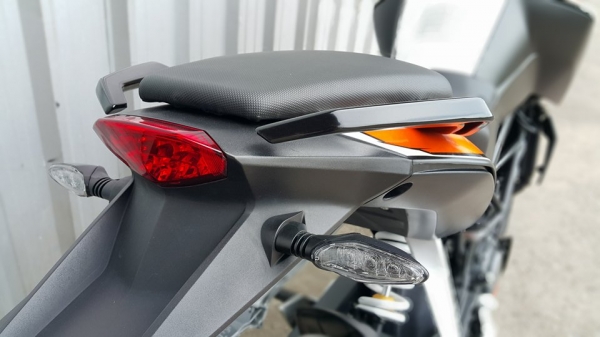 KTM Duke200 2015 ABS ท้อปสุด ไมล์น้อย มีประกันศูนย์ ต่อรองได้ครับ KTM Duke200 2015 ABS ท้อปสุด ไมล์น้อย มีประกันศูนย์ ต่อรองได้ครับ