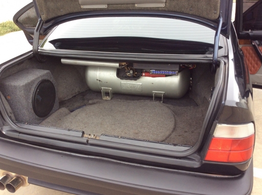 ขายรถ BMW E34 Bignoseแท้ 525i ปี95 เครื่องใหม่บล๊อกเดิม 2.5 ออโต้ ติดแก๊สLPGระบบหัวฉีด ชุดแต่งing+1 ภายในสวยทำใหม่เบาะไฟฟ้า airbag เครื่องเสียง1ชุดเพาเวอร์2ตัว+ซับ10&quot; แม็กแท้18&quot; รถแต่งสวย พร้อมใช้ครับ ภาษี60