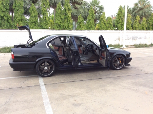 ขายรถ BMW E34 Bignoseแท้ 525i ปี95 เครื่องใหม่บล๊อกเดิม 2.5 ออโต้ ติดแก๊สLPGระบบหัวฉีด ชุดแต่งing+1 ภายในสวยทำใหม่เบาะไฟฟ้า airbag เครื่องเสียง1ชุดเพาเวอร์2ตัว+ซับ10&quot; แม็กแท้18&quot; รถแต่งสวย พร้อมใช้ครับ ภาษี60