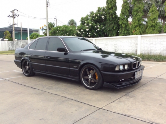 ขายรถ BMW E34 Bignoseแท้ 525i ปี95 เครื่องใหม่บล๊อกเดิม 2.5 ออโต้ ติดแก๊สLPGระบบหัวฉีด ชุดแต่งing+1 ภายในสวยทำใหม่เบาะไฟฟ้า airbag เครื่องเสียง1ชุดเพาเวอร์2ตัว+ซับ10&quot; แม็กแท้18&quot; รถแต่งสวย พร้อมใช้ครับ ภาษี60
