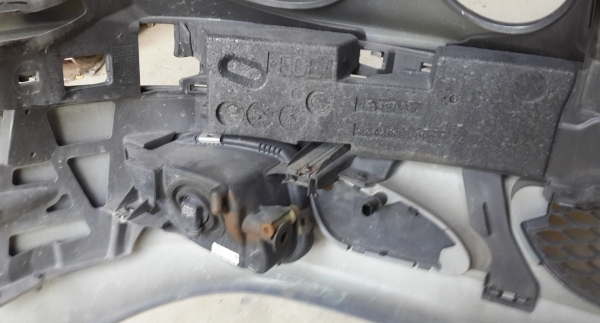 กันชน BENZ-W211 สภาพดีมี ขาครบ ไม่มีแตกร้าว สป๊อตไลท์ดีสภาพสวย(ตามรูป)