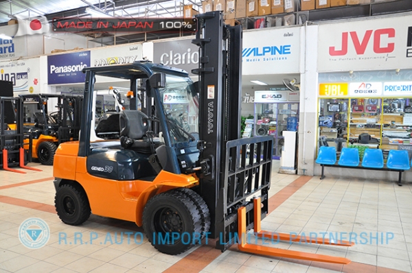 ขายรถโฟล์คลิฟท์มือสอง TOYOTA รุ่น 7FD30-18590 ราคา 495,000 บาท นำเข้าจากประเทศญี่ปุ่น 100\% ไม่เคยใช้งานในไทย