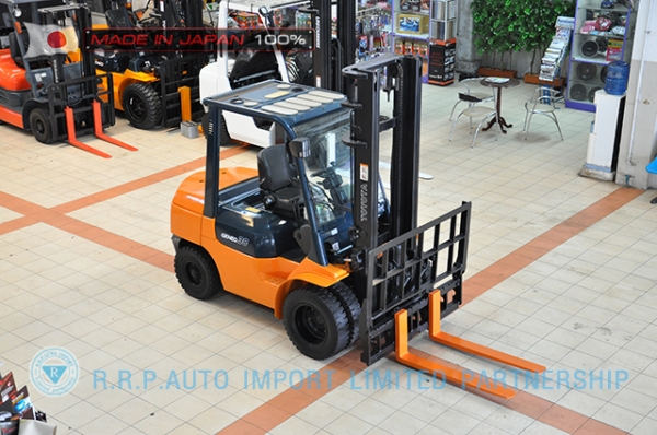 ขายรถโฟล์คลิฟท์มือสอง TOYOTA รุ่น 7FD30-18590 ราคา 495,000 บาท นำเข้าจากประเทศญี่ปุ่น 100\% ไม่เคยใช้งานในไทย