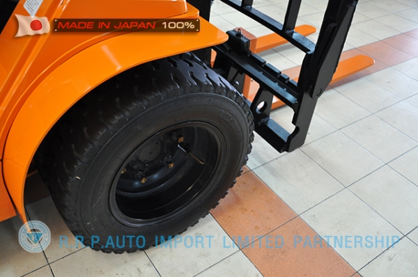 ขายรถโฟล์คลิฟท์มือสอง TOYOTA รุ่น 7FD30-18590 ราคา 495,000 บาท นำเข้าจากประเทศญี่ปุ่น 100\% ไม่เคยใช้งานในไทย