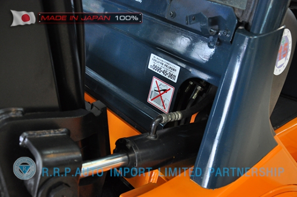 ขายรถโฟล์คลิฟท์มือสอง TOYOTA รุ่น 7FD30-18590 ราคา 495,000 บาท นำเข้าจากประเทศญี่ปุ่น 100\% ไม่เคยใช้งานในไทย