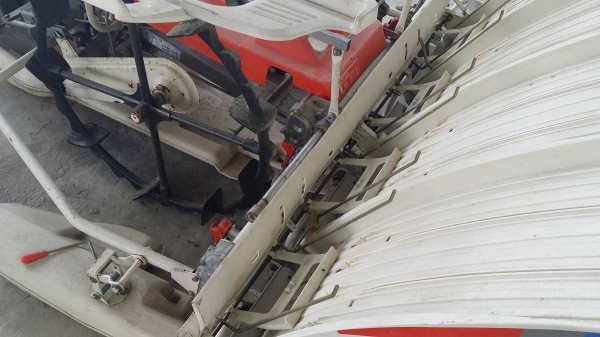 รถดำนา KUBOTA รุ่น SP-4 เก่าญี่ปุ่น ดำนา 4 แถวเดินตาม  ขนาดกระทัดรัด สภาพสวย เครื่องยนต์ติดง่าย