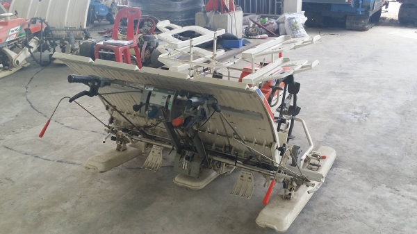 รถดำนา KUBOTA รุ่น SP-4 เก่าญี่ปุ่น ดำนา 4 แถวเดินตาม  ขนาดกระทัดรัด สภาพสวย เครื่องยนต์ติดง่าย