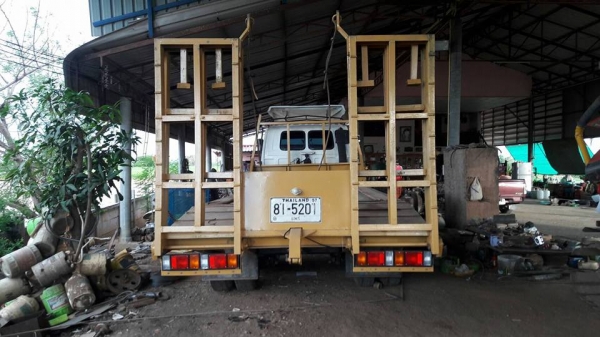 สิบล้อ ISUZU เพลาเดียว ร๊อคเล็ก สภาพสวย พร้อมใช้ สิบล้อ ISUZU เพลาเดียว ร๊อคเล็ก สภาพสวย พร้อมใช้