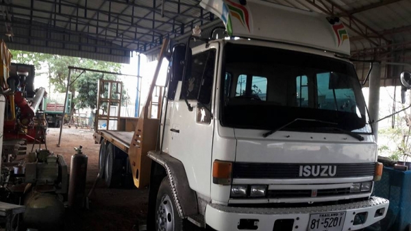 สิบล้อ ISUZU เพลาเดียว ร๊อคเล็ก สภาพสวย พร้อมใช้