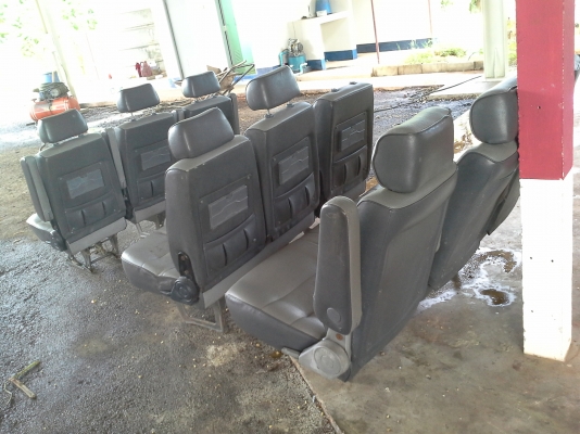 เบาะรถตู้ TOYOTA HIACE  ครบชุด ขาย 6,500 บาท ศุภากร 081-1903107, 081-4252943