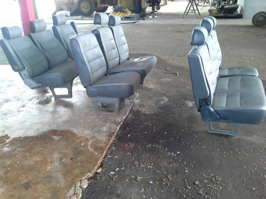 เบาะรถตู้ TOYOTA HIACE  ครบชุด ขาย 6,500 บาท ศุภากร 081-1903107, 081-4252943