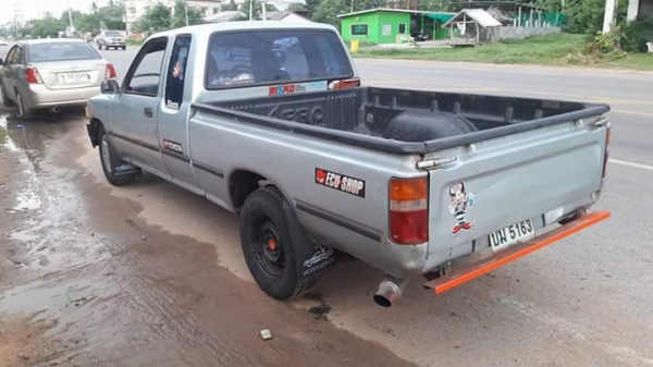 ไฮลัค ไมตี้เอ็ก แคป พวงมาลัยเพาเวอร์โรงงาน ถูกจัด