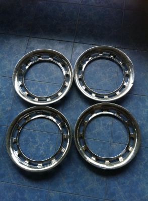 กะทะเบนซ์13" 4 อัน ฝาซาลาเปา 5 อัน และแหวนพร้อมกิ๊บ 8