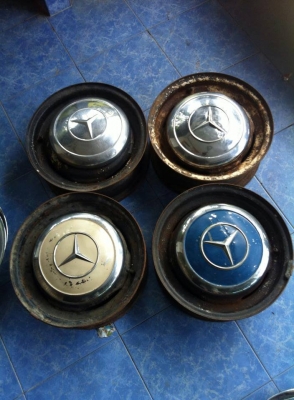 กะทะเบนซ์13" 4 อัน ฝาซาลาเปา 5 อัน และแหวนพร้อมกิ๊บ 8