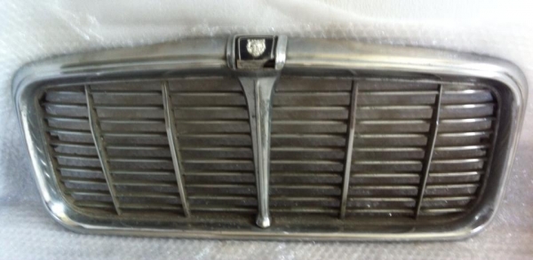 กระจังหน้า Jaguar xj c