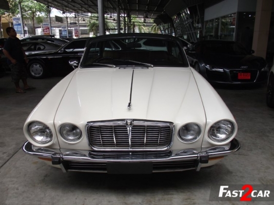 กระจังหน้า Jaguar xj c