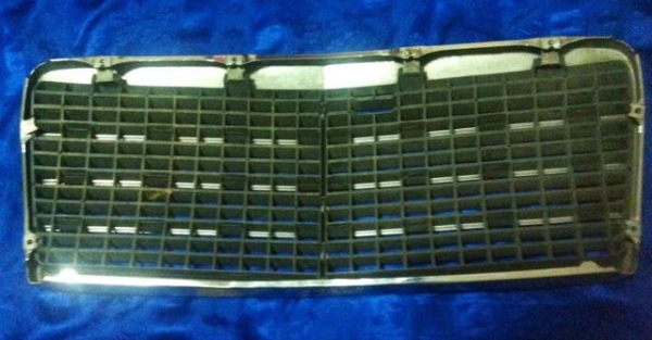 กระจังหน้าเบนซ์124 Eหน้าแท้