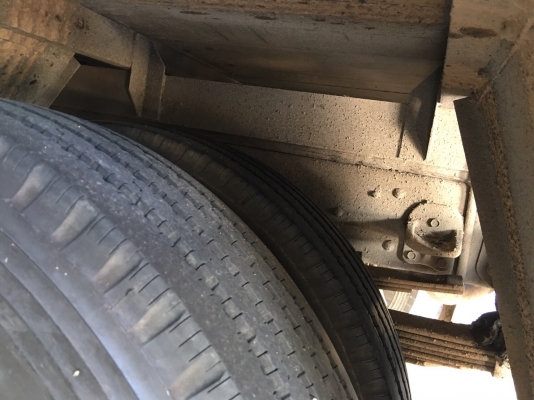 รถฮีโน่ 6 ล้อ ตู้แห้ง  FC2W  120 แรงม้า. ปี 37 - 38.  ( * มี ขาย 4 หัว. )     สนใจติดต่อ  081 - 6079515