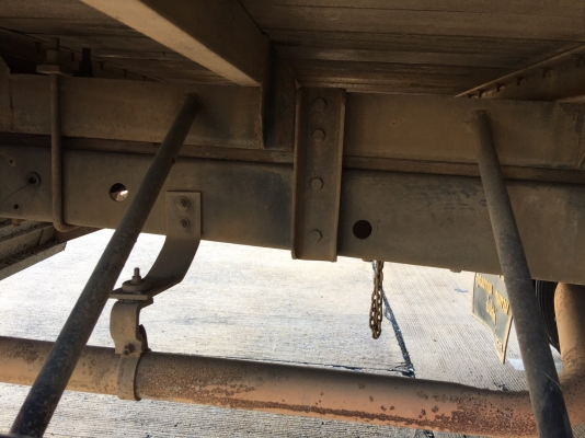 รถฮีโน่ 6 ล้อ ตู้แห้ง  FC2W  120 แรงม้า. ปี 37 - 38.  ( * มี ขาย 4 หัว. )     สนใจติดต่อ  081 - 6079515