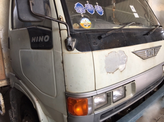 รถฮีโน่ 6 ล้อ ตู้แห้ง  FC2W  120 แรงม้า. ปี 37 - 38.  ( * มี ขาย 4 หัว. )     สนใจติดต่อ  081 - 6079515