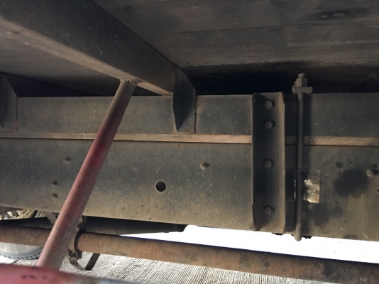 รถฮีโน่ 6 ล้อ ตู้แห้ง  FC2W  120 แรงม้า. ปี 37 - 38.  ( * มี ขาย 4 หัว. )     สนใจติดต่อ  081 - 6079515