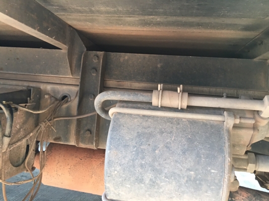 รถฮีโน่ 6 ล้อ ตู้แห้ง  FC2W  120 แรงม้า. ปี 37 - 38.  ( * มี ขาย 4 หัว. )     สนใจติดต่อ  081 - 6079515