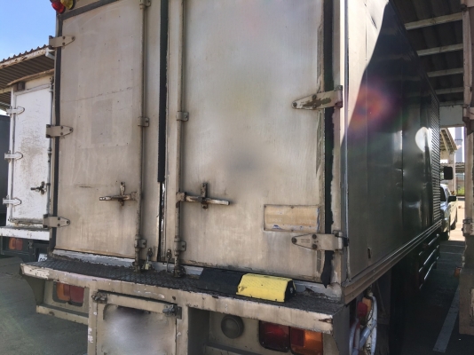 รถฮีโน่ 6 ล้อ ตู้แห้ง  FC2W  120 แรงม้า. ปี 37 - 38.  ( * มี ขาย 4 หัว. )     สนใจติดต่อ  081 - 6079515