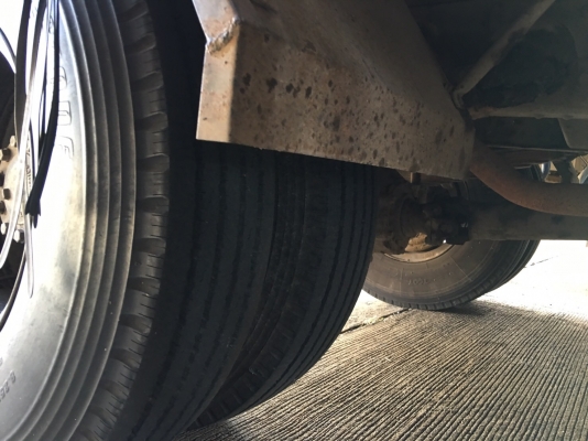 รถฮีโน่ 6 ล้อ ตู้แห้ง  FC2W  120 แรงม้า. ปี 37 - 38.  ( * มี ขาย 4 หัว. )     สนใจติดต่อ  081 - 6079515