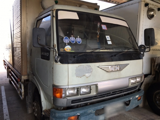 รถฮีโน่ 6 ล้อ ตู้แห้ง  FC2W  120 แรงม้า. ปี 37 - 38.  ( * มี ขาย 4 หัว. )     สนใจติดต่อ  081 - 6079515