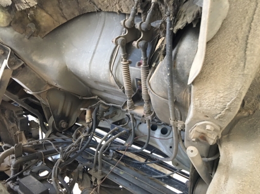 รถฮีโน่ 6 ล้อ ตู้แห้ง  FC2W  120 แรงม้า. ปี 37 - 38.  ( * มี ขาย 4 หัว. )     สนใจติดต่อ  081 - 6079515