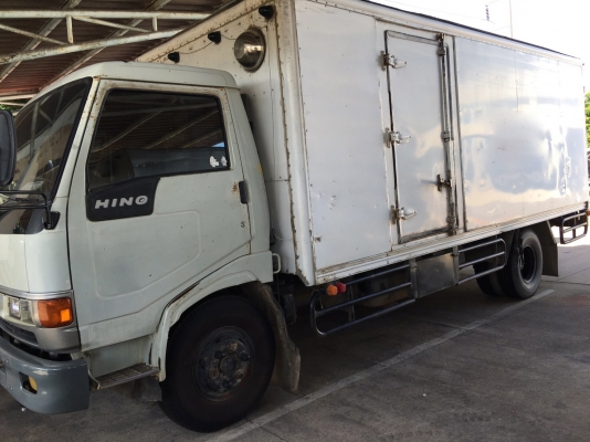 รถฮีโน่ 6 ล้อ ตู้แห้ง  FC2W  120 แรงม้า. ปี 37 - 38.  ( * มี ขาย 4 หัว. )     สนใจติดต่อ  081 - 6079515