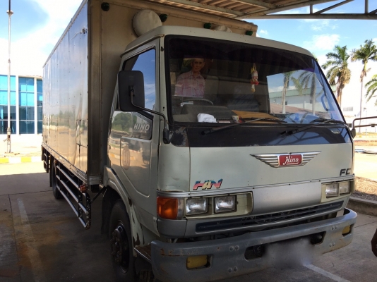 รถฮีโน่ 6 ล้อ ตู้แห้ง  FC2W  120 แรงม้า. ปี 37 - 38.  ( * มี ขาย 4 หัว. )     สนใจติดต่อ  081 - 6079515