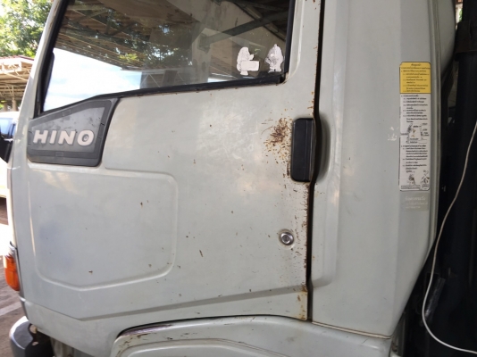 รถฮีโน่ 6 ล้อ ตู้แห้ง  FC2W  120 แรงม้า. ปี 37 - 38.  ( * มี ขาย 4 หัว. )     สนใจติดต่อ  081 - 6079515