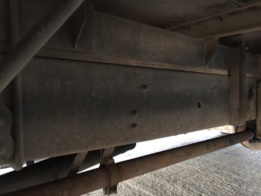 รถฮีโน่ 6 ล้อ ตู้แห้ง  FC2W  120 แรงม้า. ปี 37 - 38.  ( * มี ขาย 4 หัว. )     สนใจติดต่อ  081 - 6079515