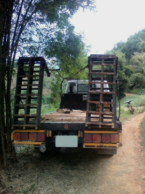 รถเทเลอร์ท้ายเป็ด  มีสะพาน  ยี่ห้ออีโน่  รุ่น KM777  ช่วงยาว 4.30 เมตร  รถปี 2533