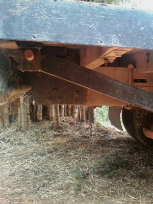 รถเทเลอร์ท้ายเป็ด  มีสะพาน  ยี่ห้ออีโน่  รุ่น KM777  ช่วงยาว 4.30 เมตร  รถปี 2533