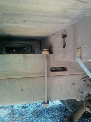 รถเทเลอร์ท้ายเป็ด  มีสะพาน  ยี่ห้ออีโน่  รุ่น KM777  ช่วงยาว 4.30 เมตร  รถปี 2533