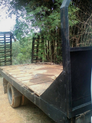 รถเทเลอร์ท้ายเป็ด  มีสะพาน  ยี่ห้ออีโน่  รุ่น KM777  ช่วงยาว 4.30 เมตร  รถปี 2533