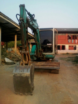 รถแม็คโค PC40 รุ่น 7  สภาพ 80\%  เอวแน่น  มีเอกสารซื้อขาย