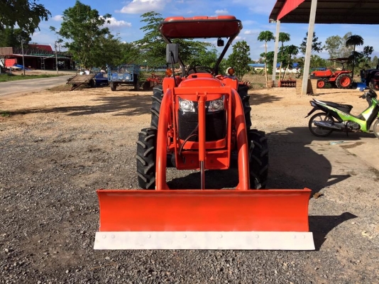 ขายรถไถคูโบต้า L4708. 2เพลา ใช้งาน 500 ชม. สภาพสวย เครื่องดี เกียร์ดี ทุกระบบสมบูรณ์ มีอุปกรณ์ใบมีดดันดินหน้าและผานพรวนคูโบต้า ราคา 398,000 บาท สนใจโทร 081-9136451 หรือ ขอดูรูปผ่านทาง line:bow6451 ค่ะ