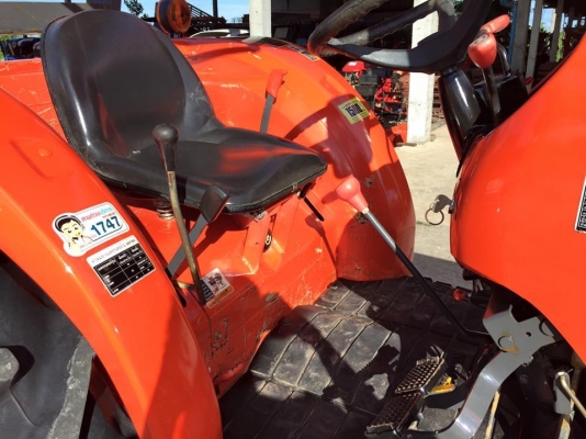 ขายรถไถคูโบต้า L4708. 2เพลา ใช้งาน 500 ชม. สภาพสวย เครื่องดี เกียร์ดี ทุกระบบสมบูรณ์ มีอุปกรณ์ใบมีดดันดินหน้าและผานพรวนคูโบต้า ราคา 398,000 บาท สนใจโทร 081-9136451 หรือ ขอดูรูปผ่านทาง line:bow6451 ค่ะ