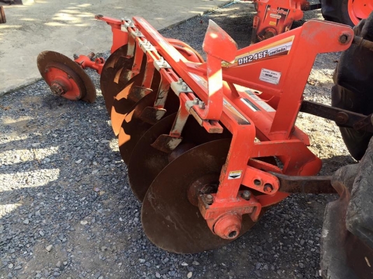 ขายรถไถคูโบต้า L4708. 2เพลา ใช้งาน 500 ชม. สภาพสวย เครื่องดี เกียร์ดี ทุกระบบสมบูรณ์ มีอุปกรณ์ใบมีดดันดินหน้าและผานพรวนคูโบต้า ราคา 398,000 บาท สนใจโทร 081-9136451 หรือ ขอดูรูปผ่านทาง line:bow6451 ค่ะ