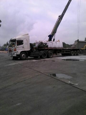 หัวลาก  260 แรง ปี 52 (( รถน้ำมัน  ))พร้อมหาง สามเพลา  ราคา  1,325,000  บาท