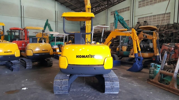 ขาย รถขุด KOMATSU รุ่น PC40-7-  มือสองญี่ปุ่น แทรกเหล็กสวย สลักแน่น ทุกส่วน พร้อมใช้งาน มือถือ/LINE ID : 0818753444