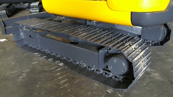 ขาย รถขุด KOMATSU รุ่น PC40-7-  มือสองญี่ปุ่น แทรกเหล็กสวย สลักแน่น ทุกส่วน พร้อมใช้งาน มือถือ/LINE ID : 0818753444