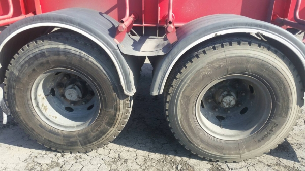 หัวลาก VOLVO  FM 12  380แรง ปี 48  พร้อมหางก้าง  2 เพลา  รถพร้อมใช้งาน  ราคา  1,300,000 บาท